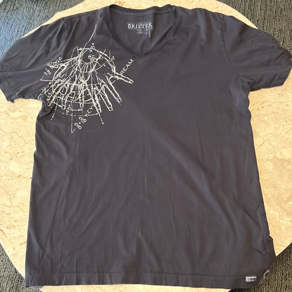 Men’s drifter v neck graphic t shirt math design.  Navy size large